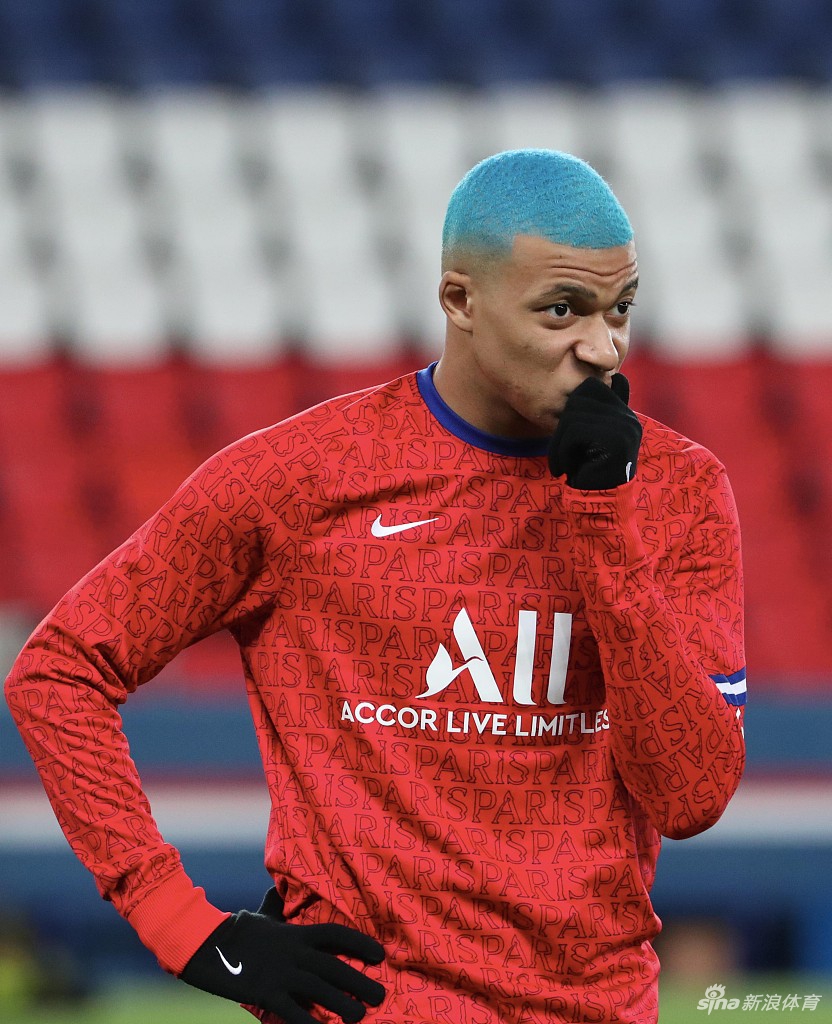 姆巴佩染蓝色头发 进球迎接22岁生日_高清图集_新浪网