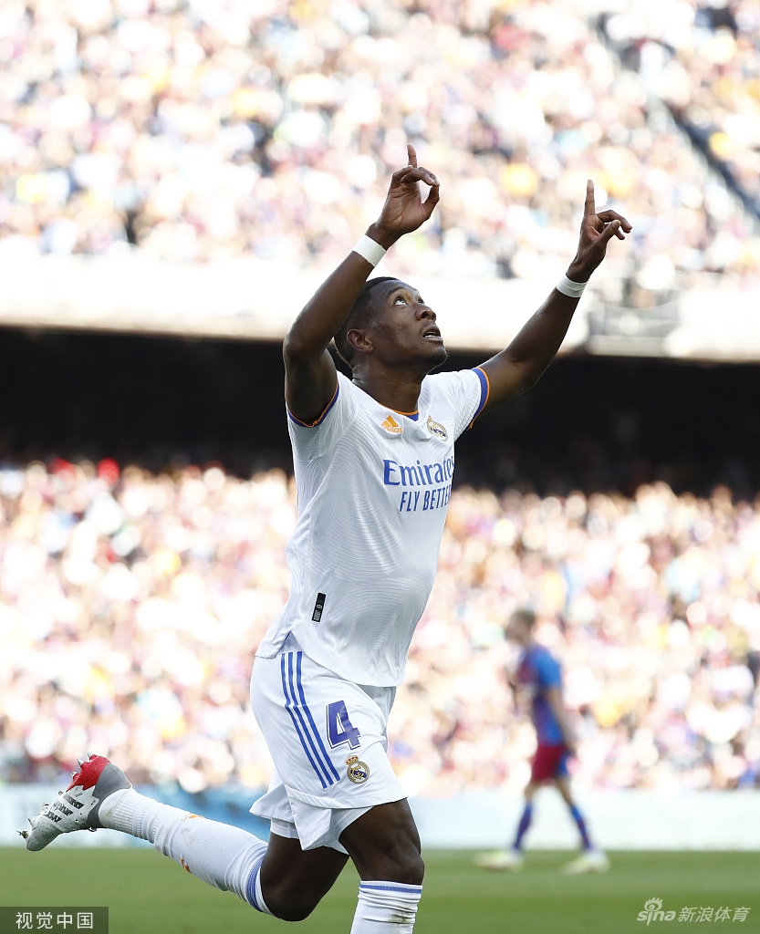 [西甲]皇马客场2-1巴萨 阿拉巴进球