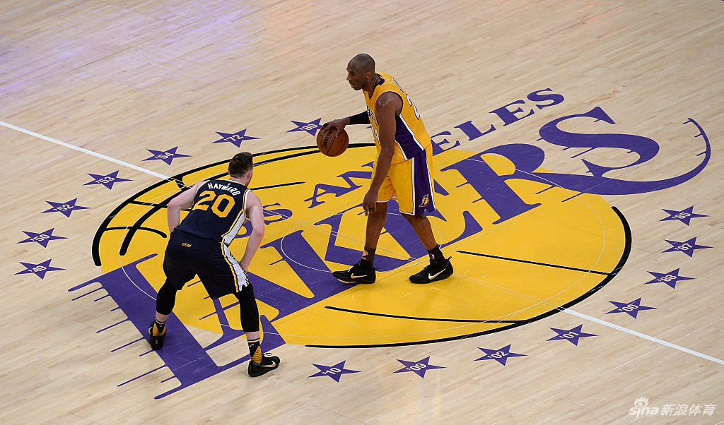 4年前今天科比告别战砍60分 24张老照片回顾最后一舞