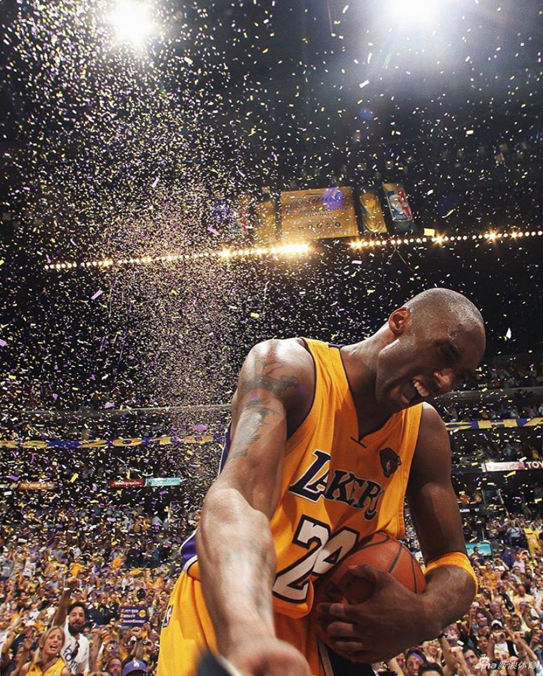 十年前的今天湖人抢七赢总冠军 科比夺生涯第五冠