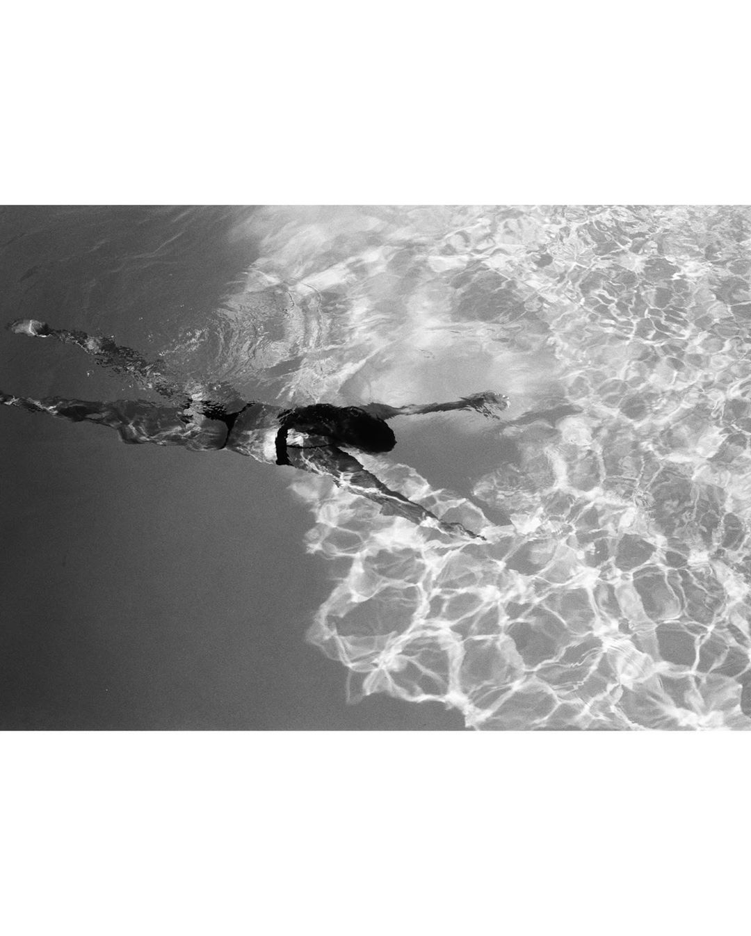 NBA雄鹿队老板女儿晒写真美照 这颜值能打多少分