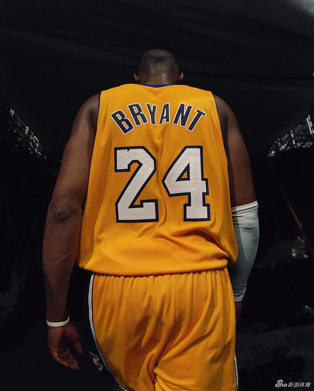 科比42岁生日快乐！全世界的球迷都想念你！