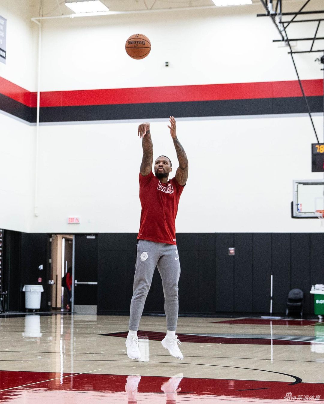 NBA新赛季快开始了！库里引领各队球员归队训练