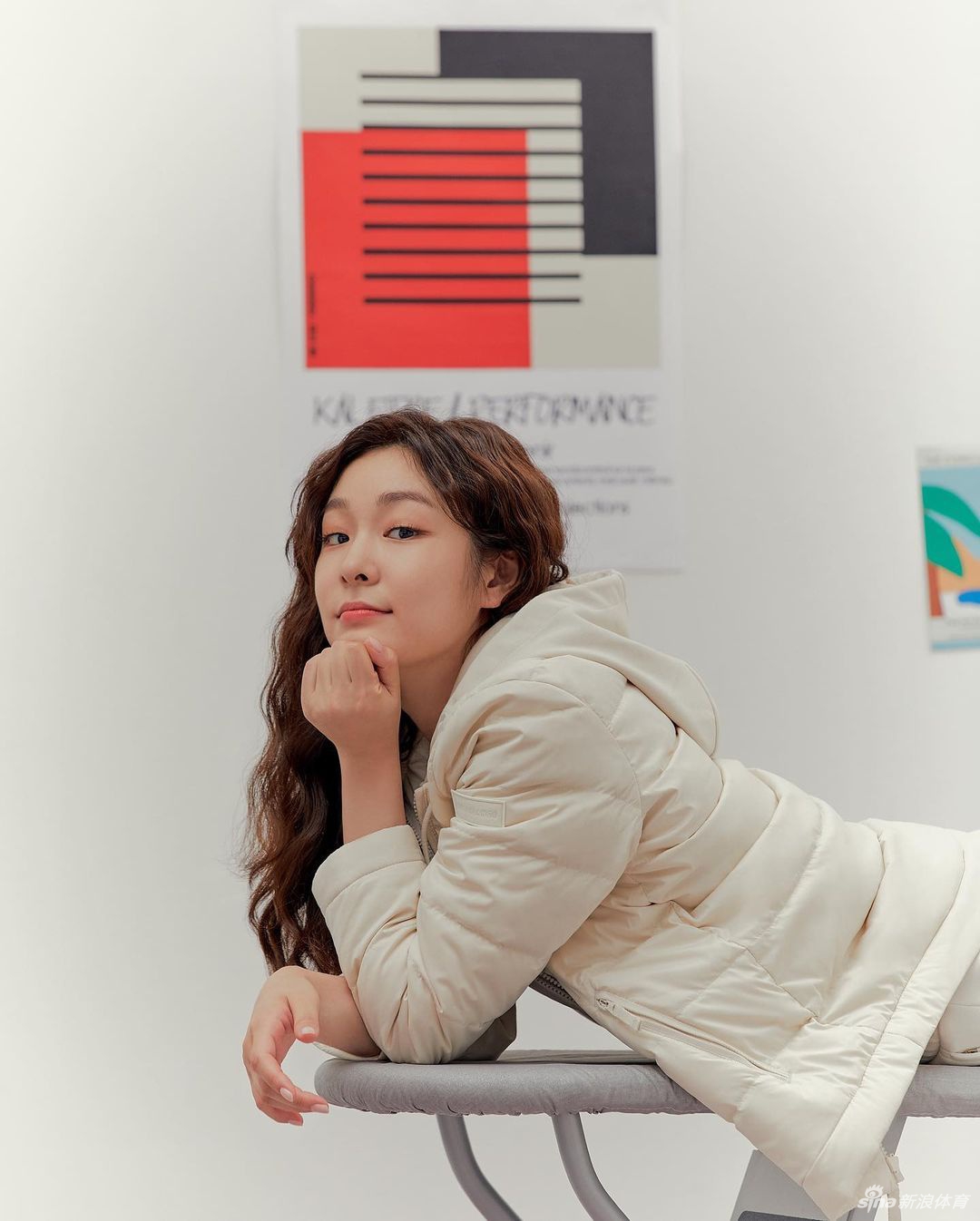 甜美!韩国花滑美女金妍儿拍广告写真