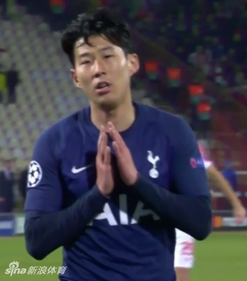 赞!孙兴O进球后双手合十致意戈麦斯