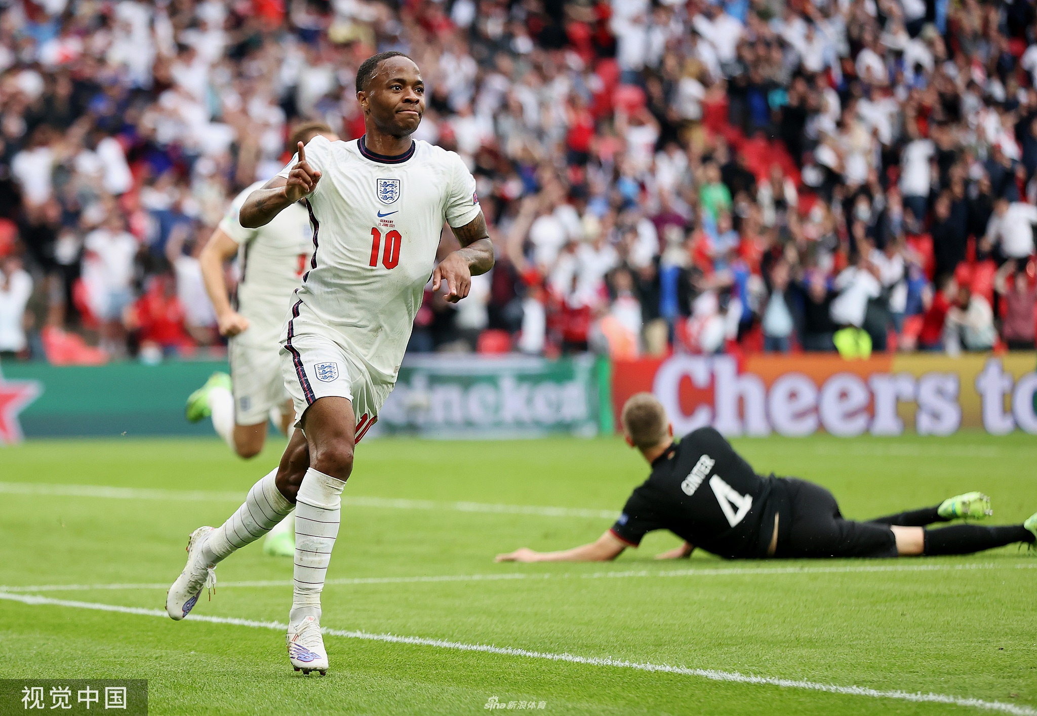 [欧洲杯]英格兰2-0淘汰德国 斯特林凯恩破门