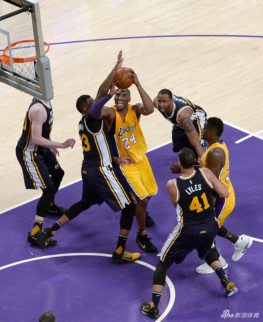 4年前今天科比告别战砍60分 24张老照片回顾最后一舞