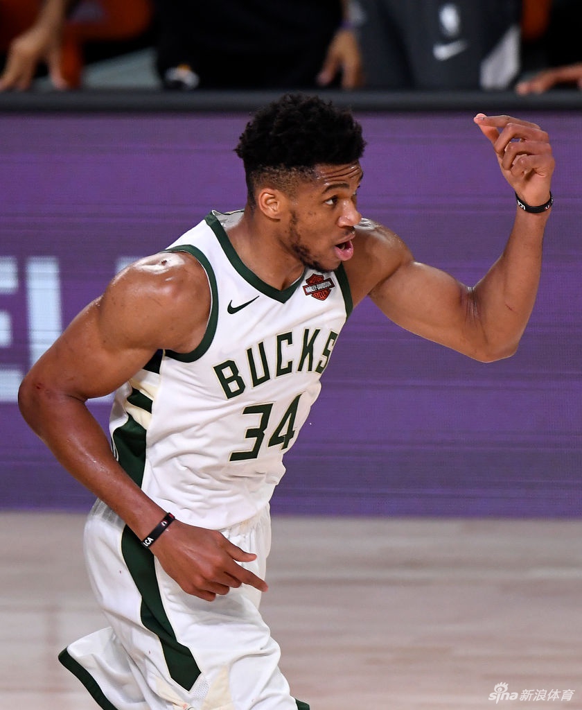 [NBA季后赛]雄鹿118-115热火 字母伤退米德尔顿36分