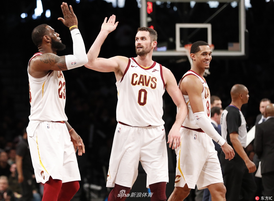 詹皇勒夫庆祝胜利