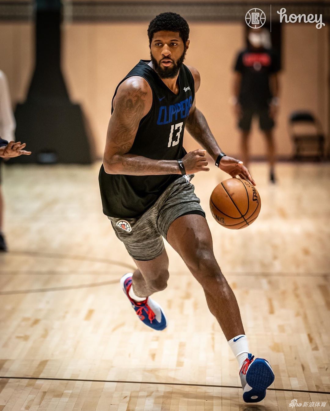 NBA快船队训练两大王牌全力以赴 卡哇伊+泡椒状态正佳