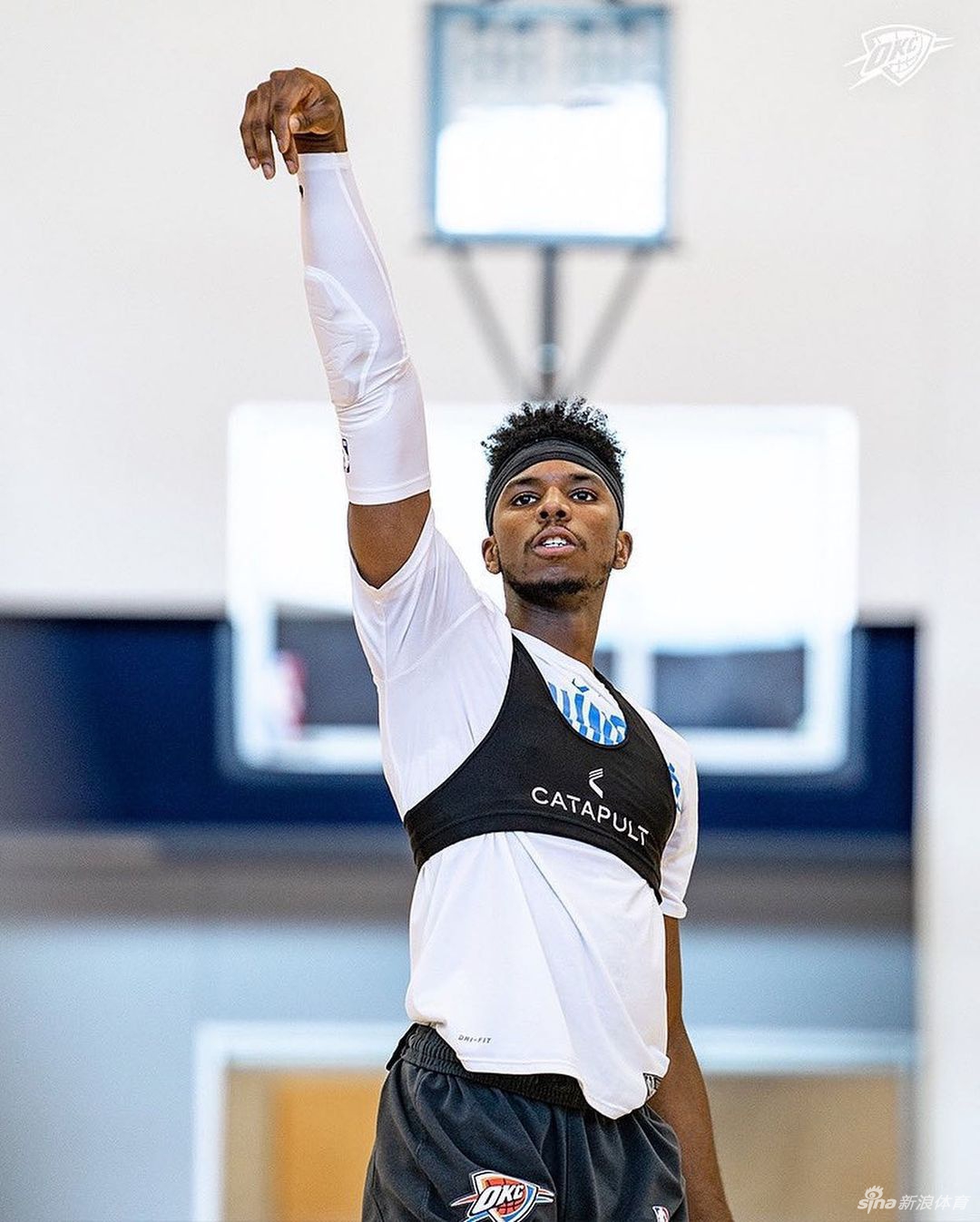 NBA新赛季快开始了！库里引领各队球员归队训练