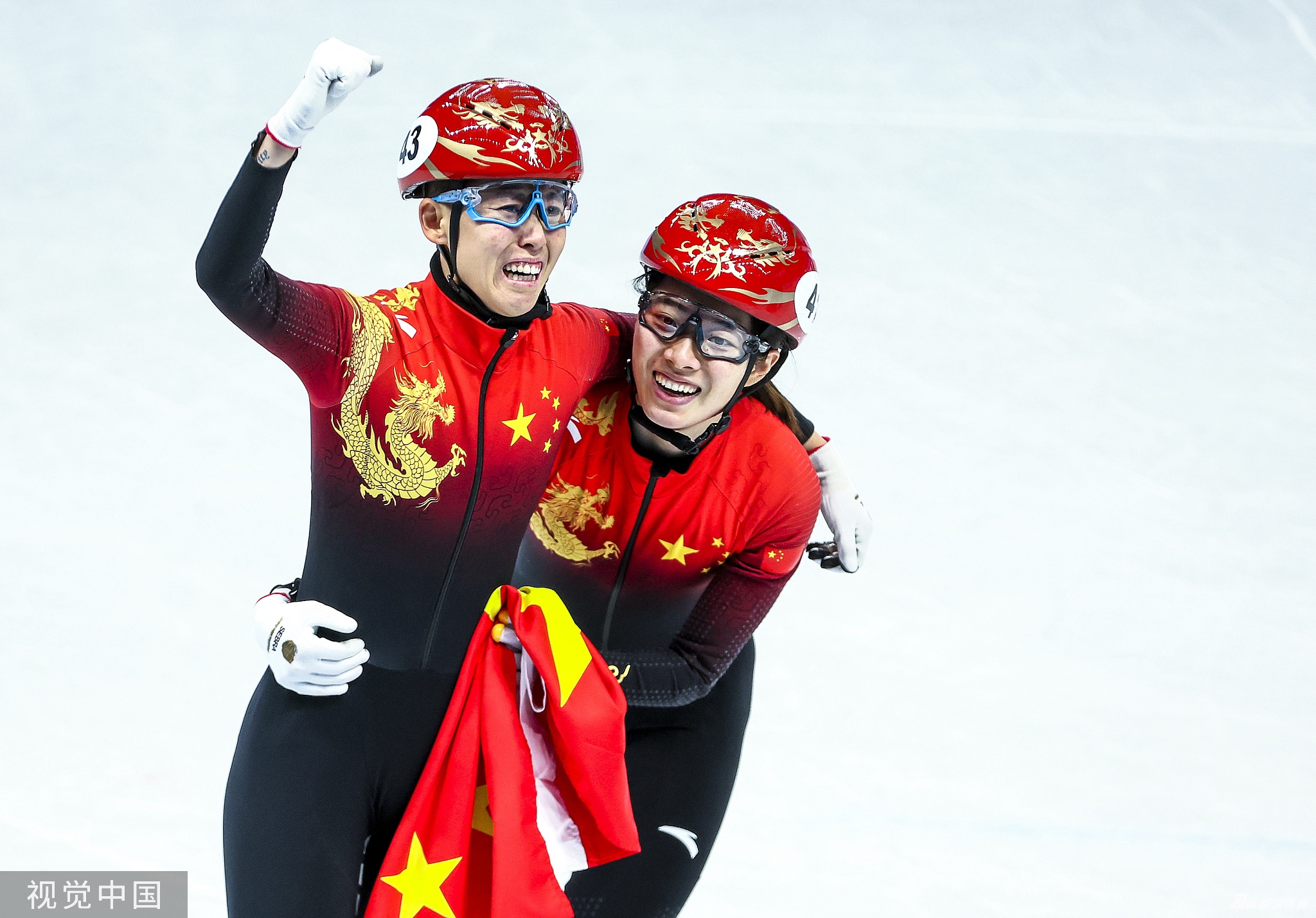 中国代表团北京冬奥会首金！混接团体中国夺冠