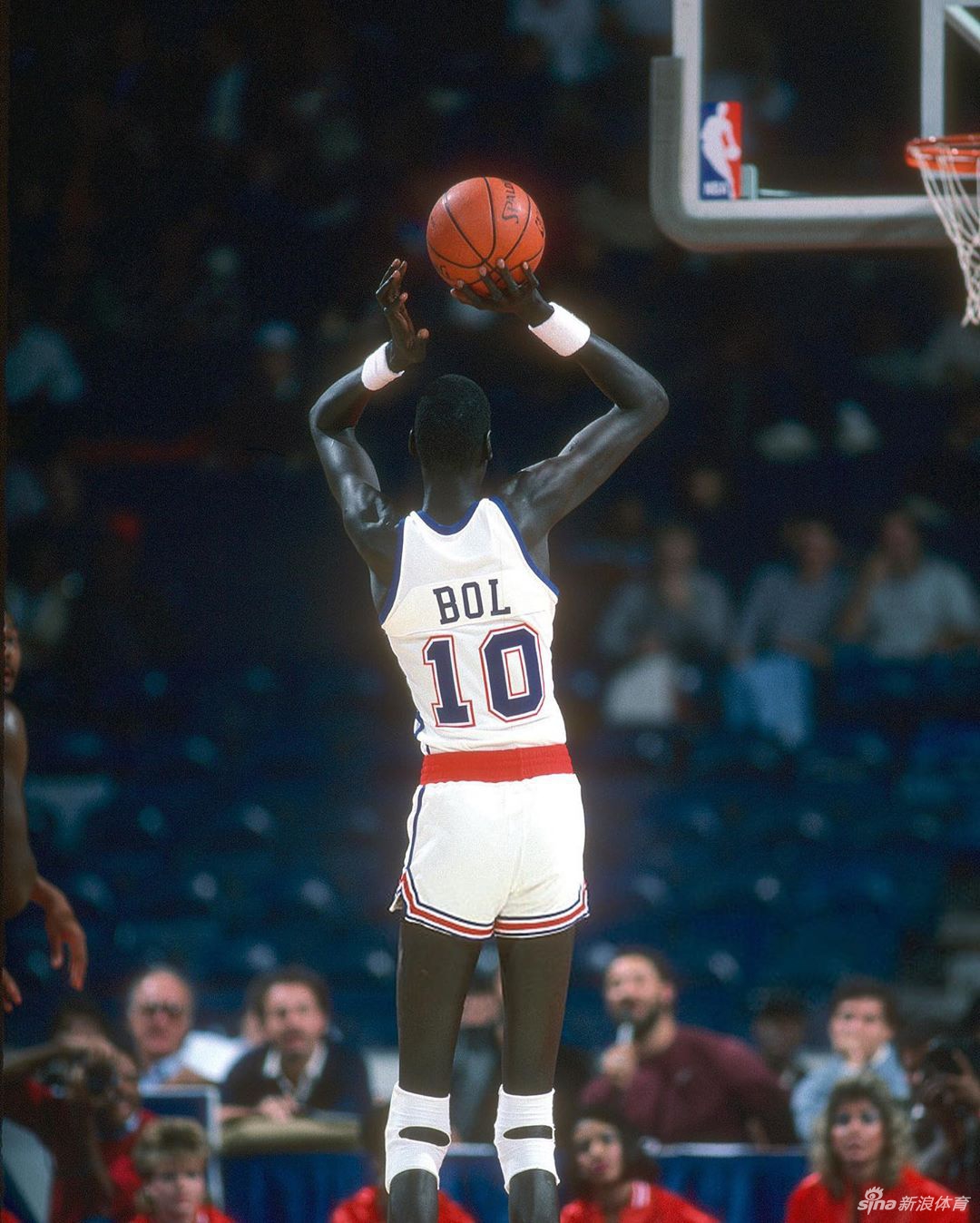 NBA身高最高之人老照片：前盖帽王 感受真正的大长腿