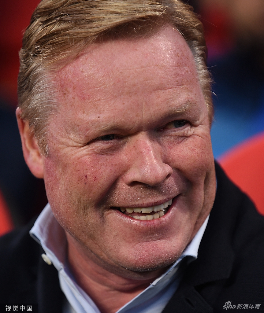 巴萨官方宣布主教练科曼下课