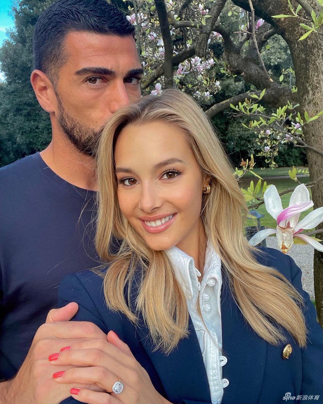 甜蜜！佩莱今年或明年将与瓦尔加完婚