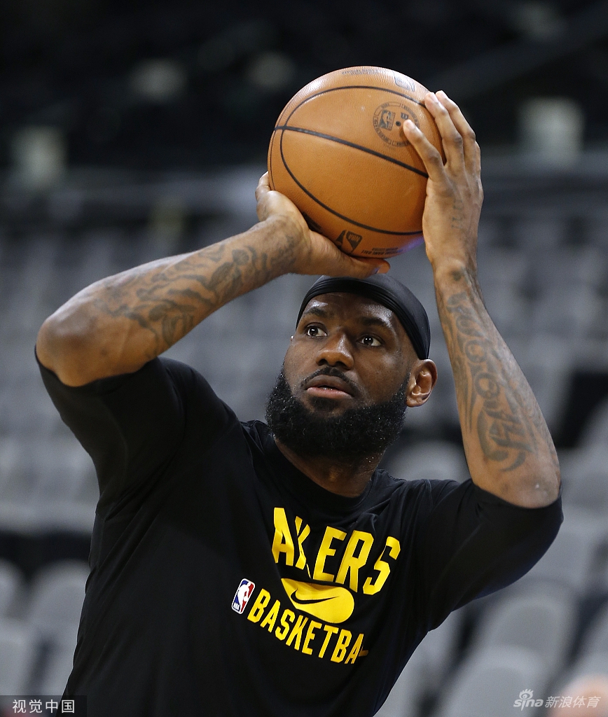 [NBA]湖人110-117马刺 威少空砍17+10