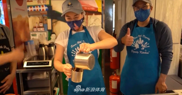 迷弟上线！郭晶晶做手冲咖啡霍启刚点赞夸奖