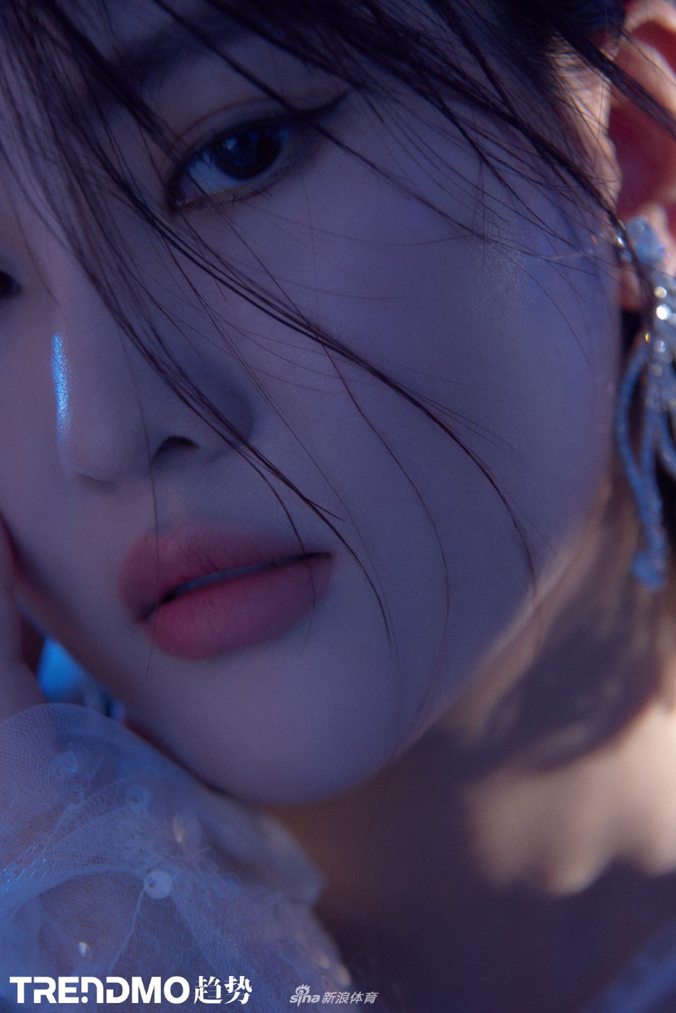 美出新高度!陈若琳湖面写真大片释出