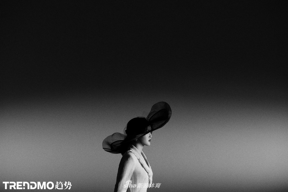 美出新高度!陈若琳湖面写真大片释出