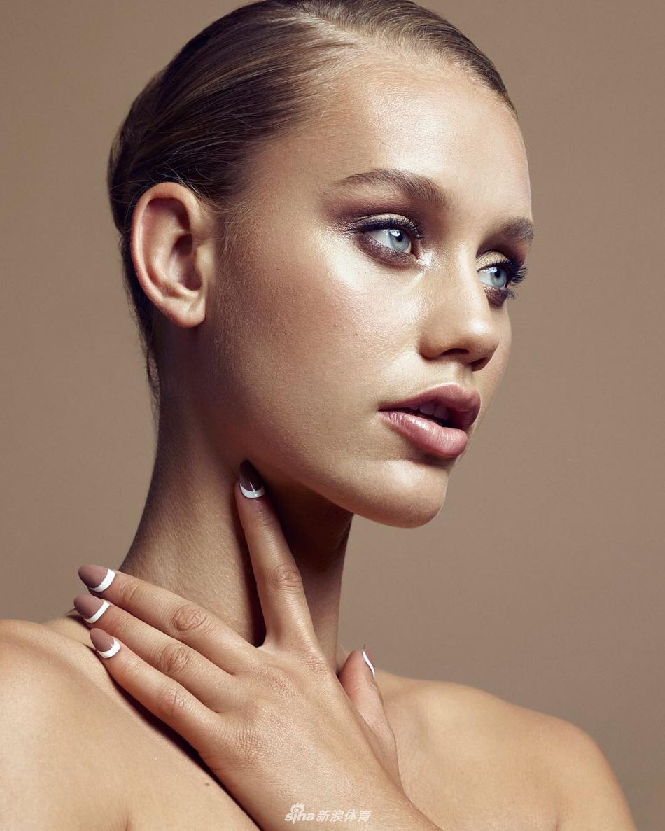 勒夫新女友嫩模Chase Carter