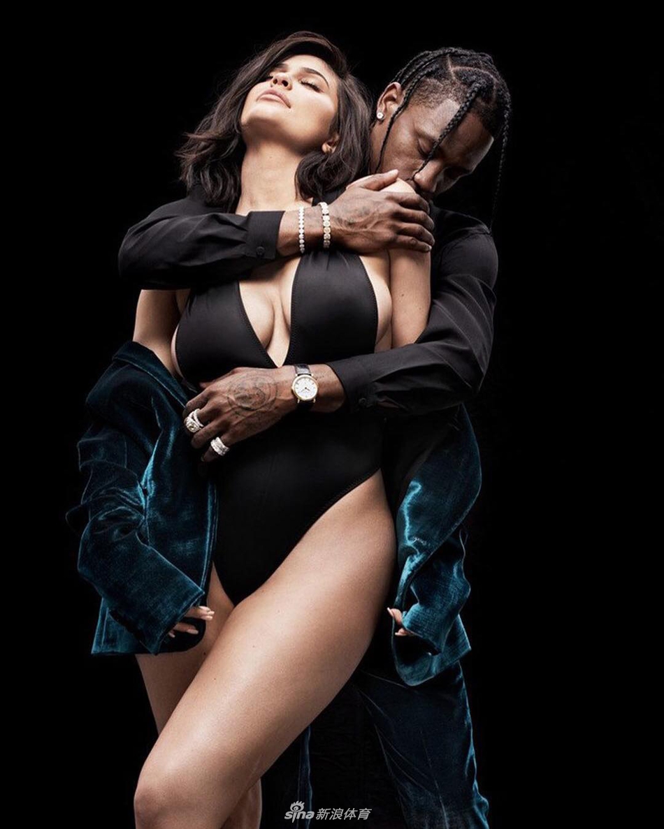 卡戴珊小妹凯莉詹娜与男友一同登上杂志