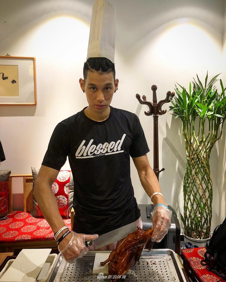 林书豪NBA休赛季的快乐生活