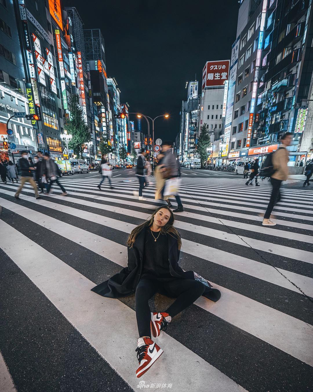 网红嫩模超爱乔丹 堪称最性感AJ girl