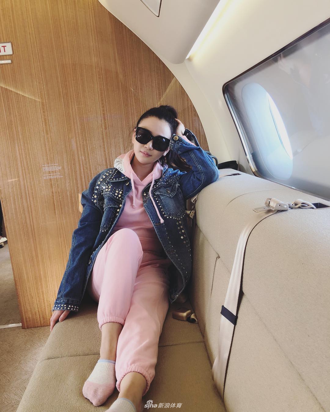 吴秀波包养门女主角Ins被扒 竟是巴萨球迷！