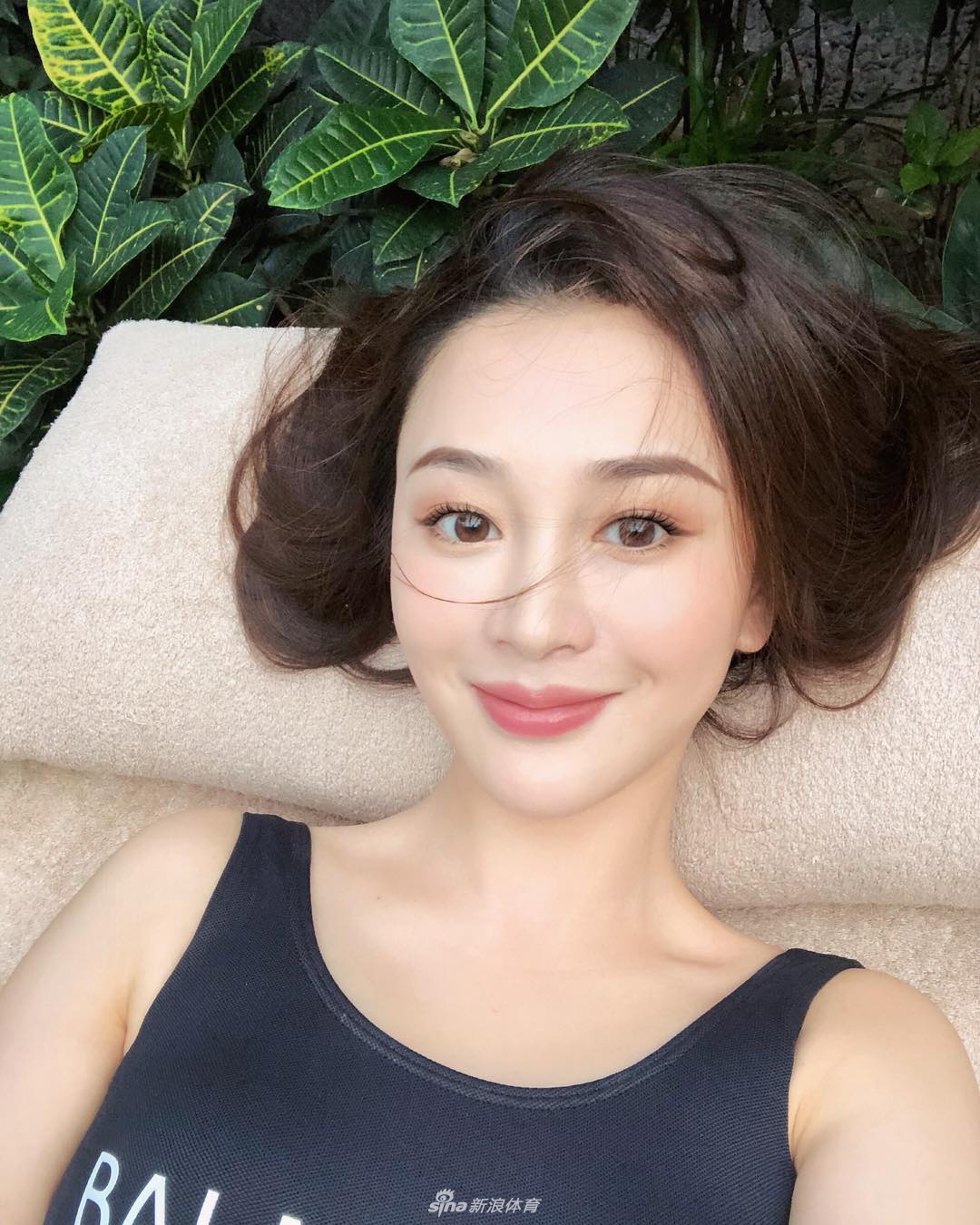 吴秀波包养门女主角Ins被扒 竟是巴萨球迷！