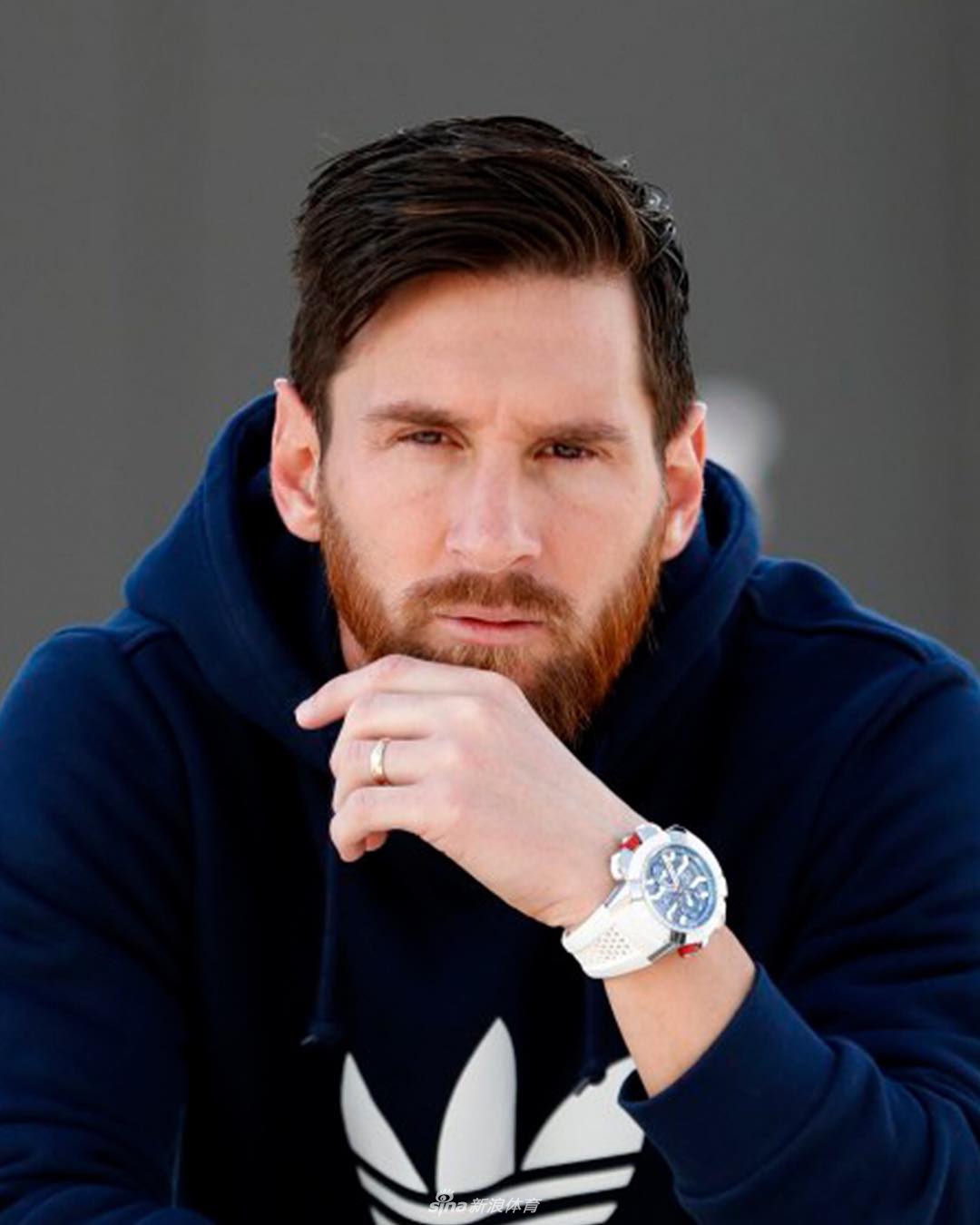 梅西为代言手表拍写真 成功男人典范