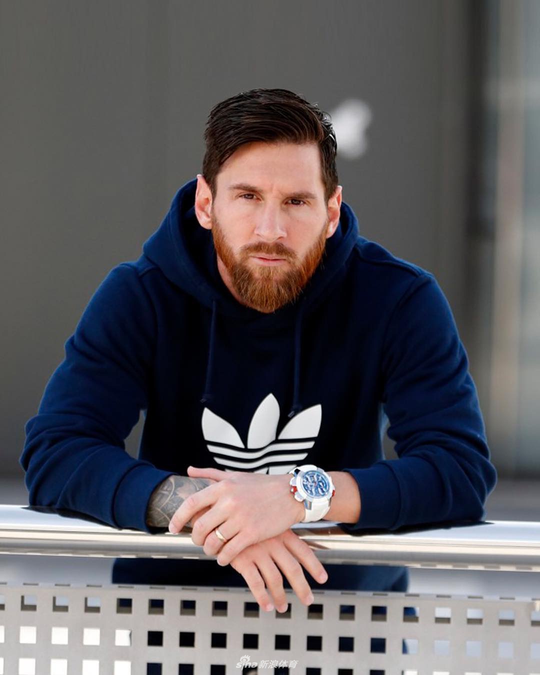 梅西为代言手表拍写真 成功男人典范