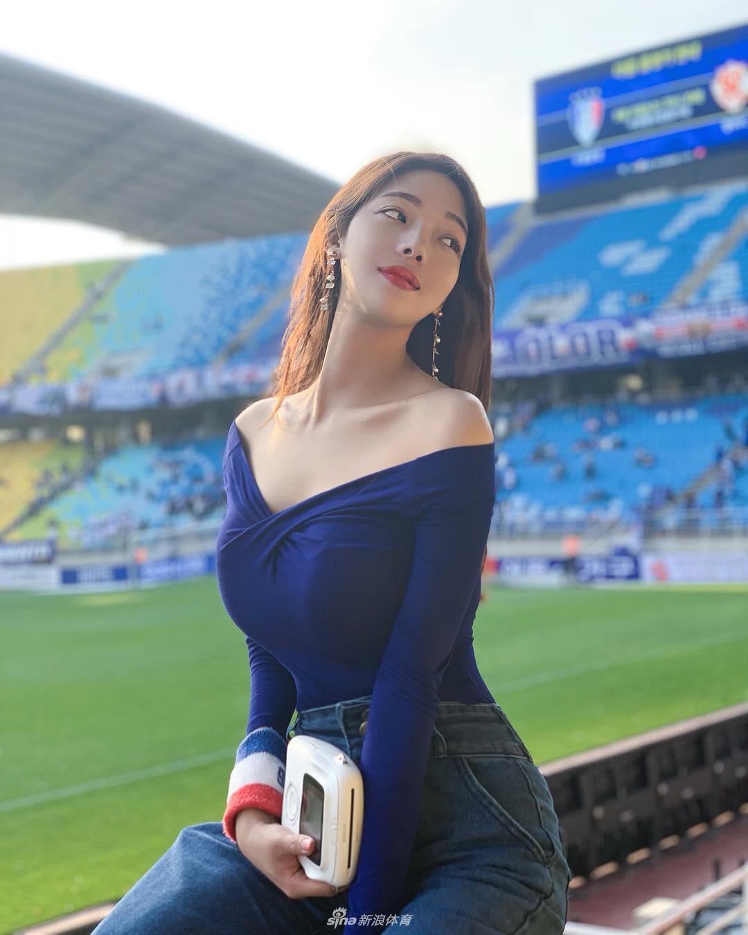 模特小姐姐喜欢唱跳rap和运动 身材太辣了