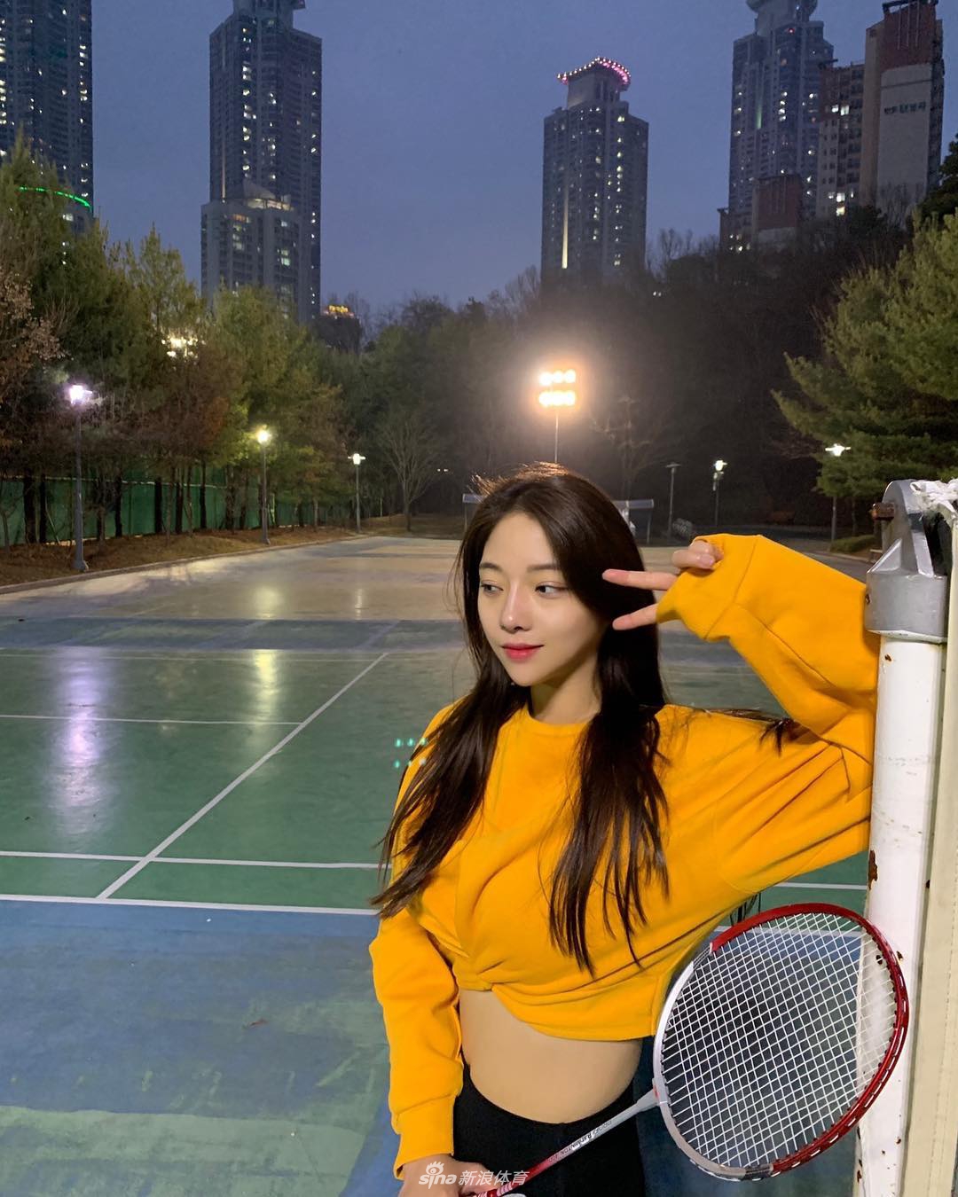 模特小姐姐喜欢唱跳rap和运动 身材太辣了