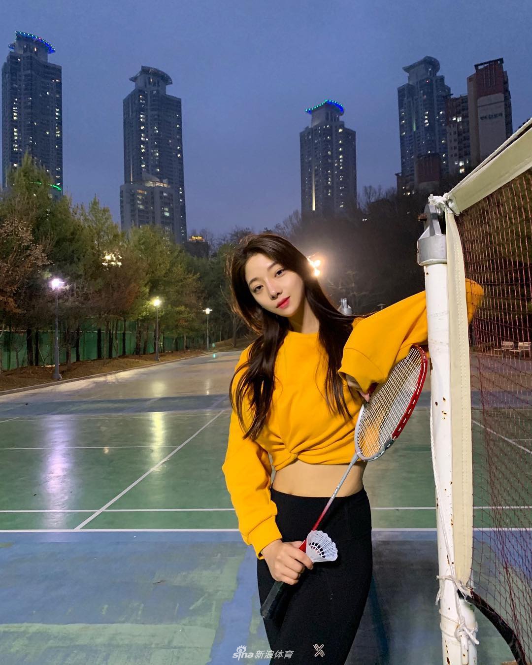 模特小姐姐喜欢唱跳rap和运动 身材太辣了