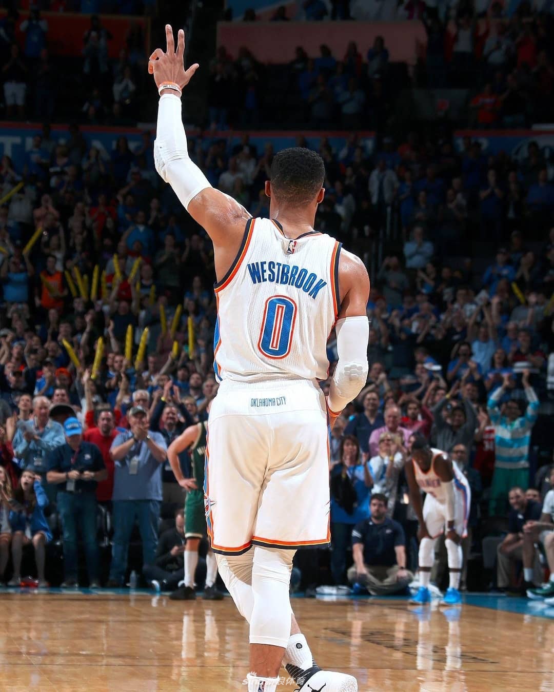 重磅交易!威少保罗互换!时隔7年再次联手!