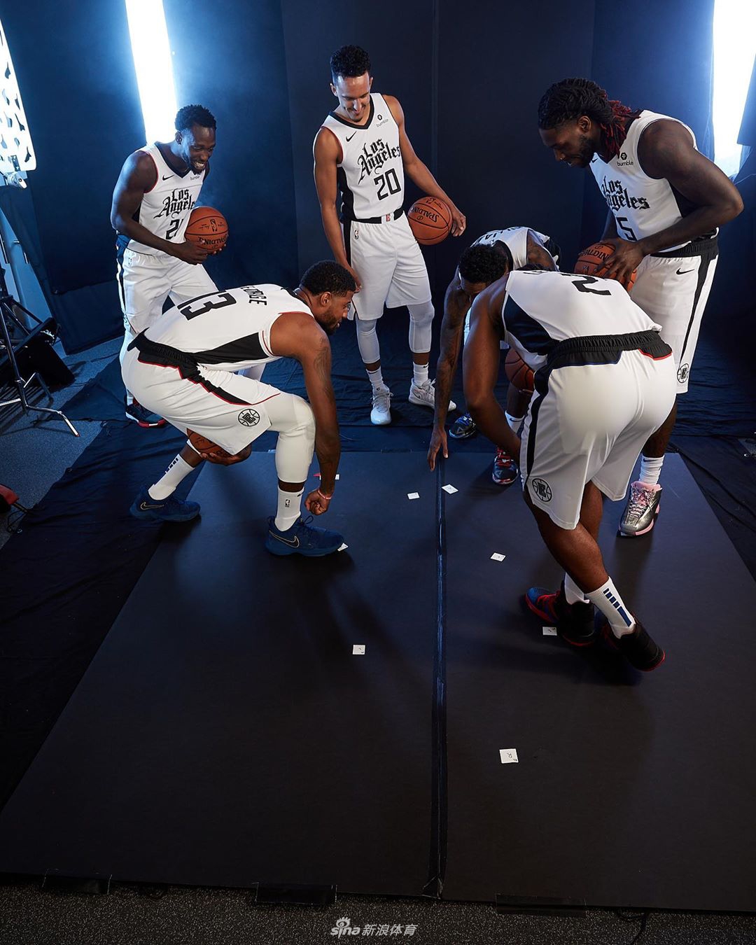 卡哇伊泡椒领衔快船拍摄写真 新款洛城球衣挑战老大哥湖人