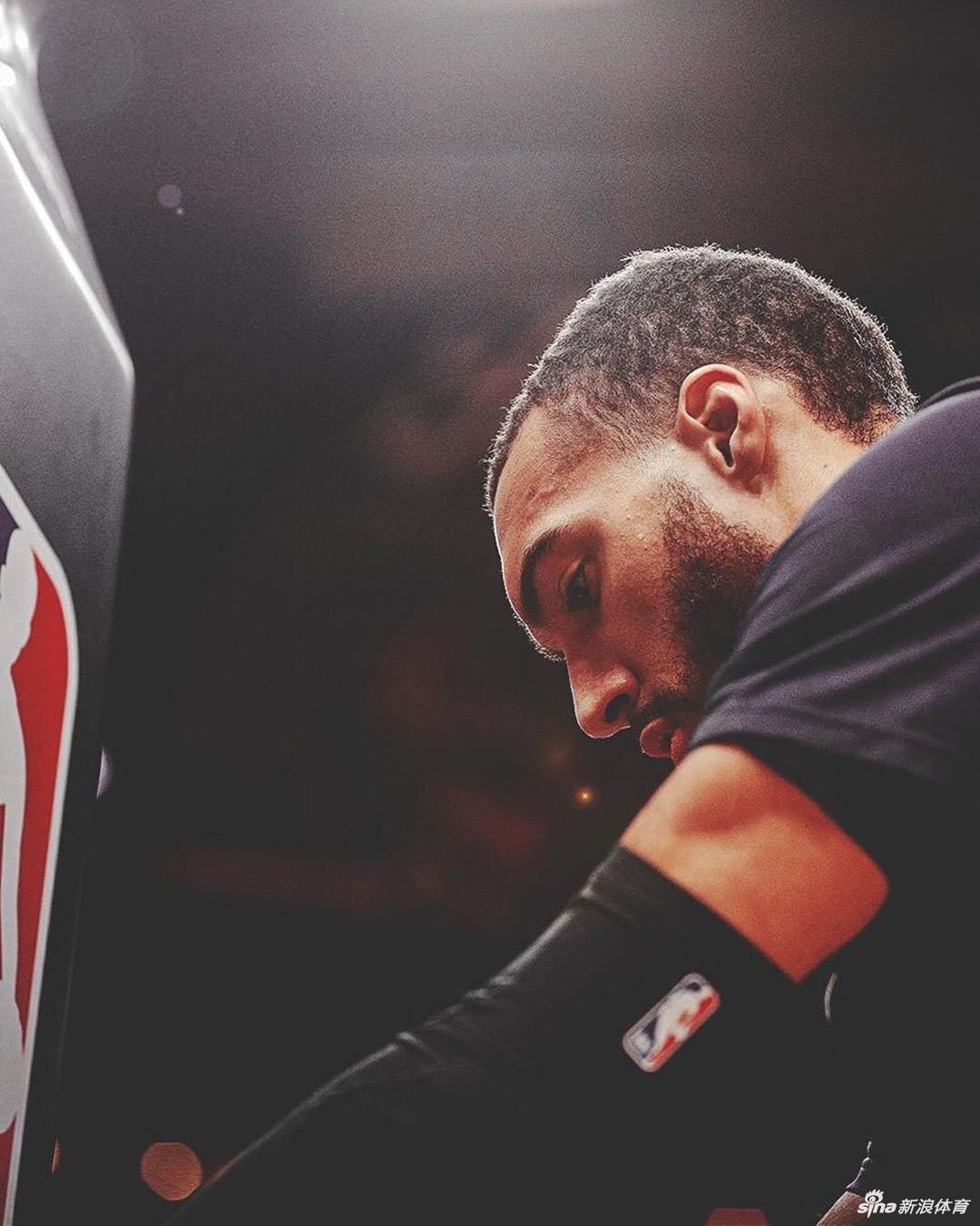 戈贝尔曝感染新冠后症状:失去嗅觉和味觉