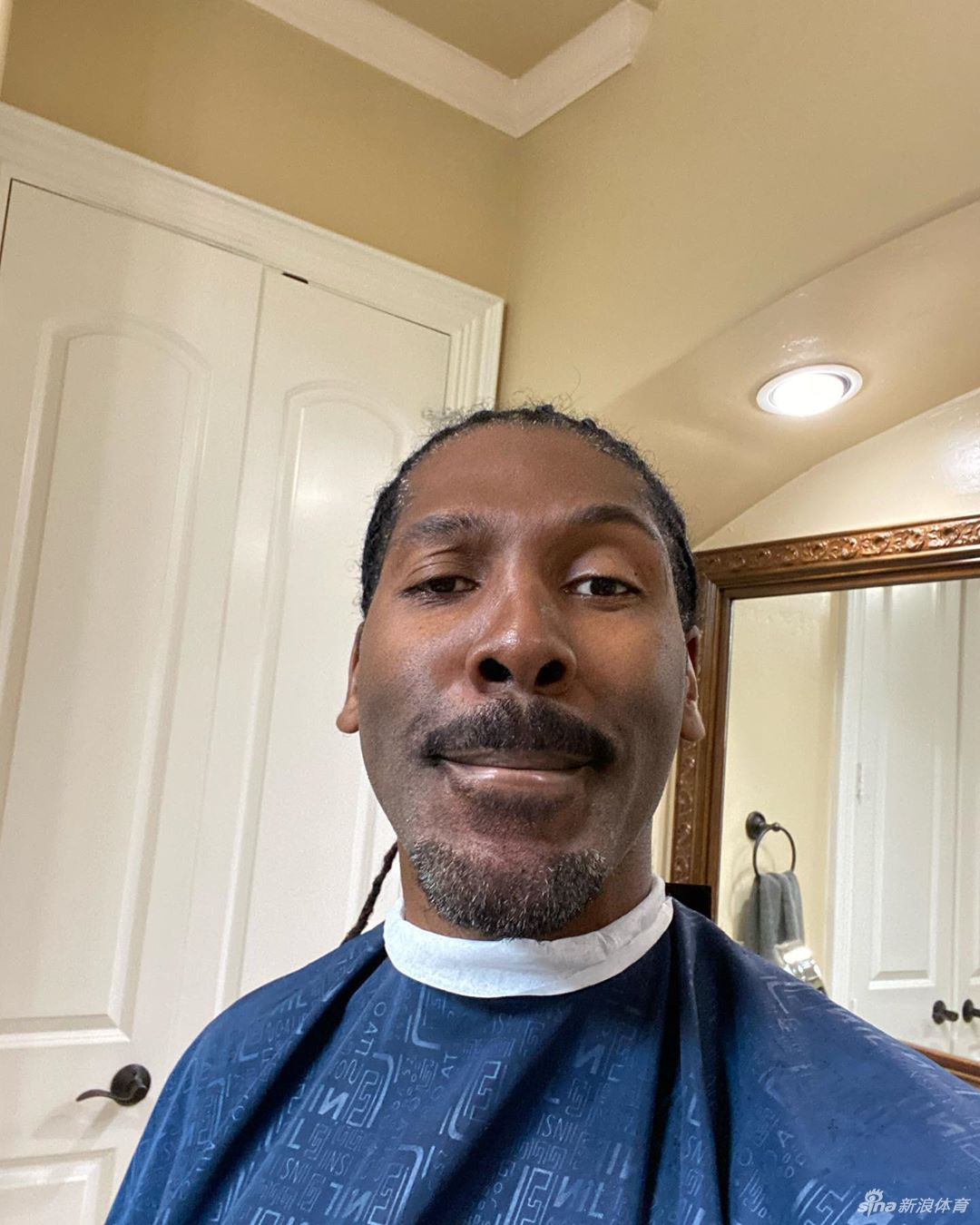 惊了！火箭38岁大叔刮完胡子变英俊小生