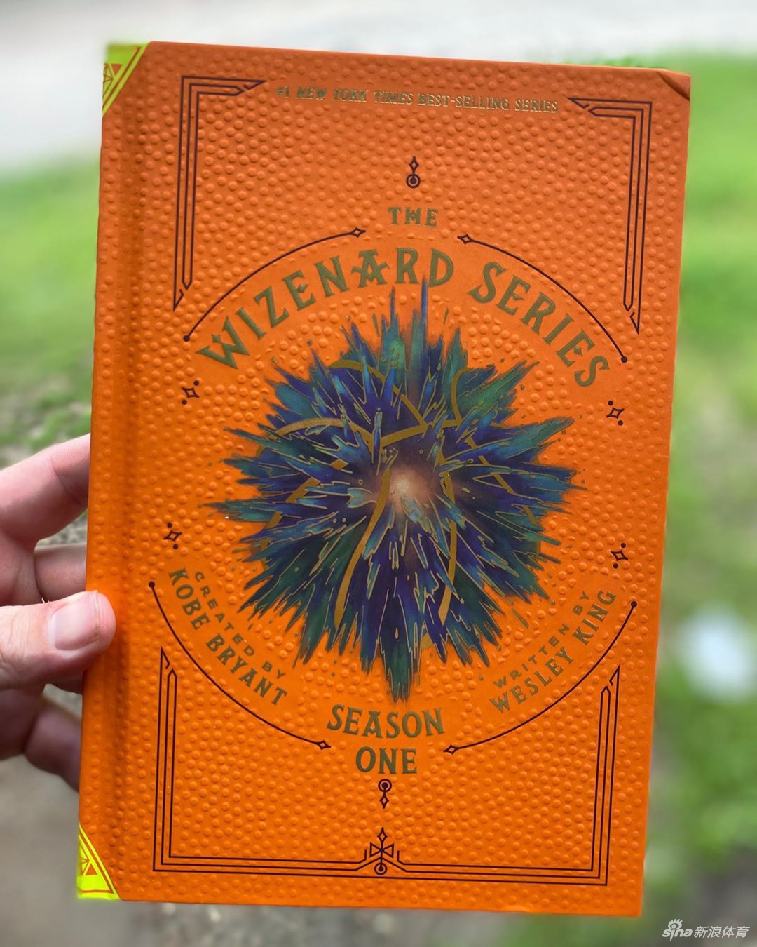 科比新书成全美最畅销书籍 两大销售榜单第一