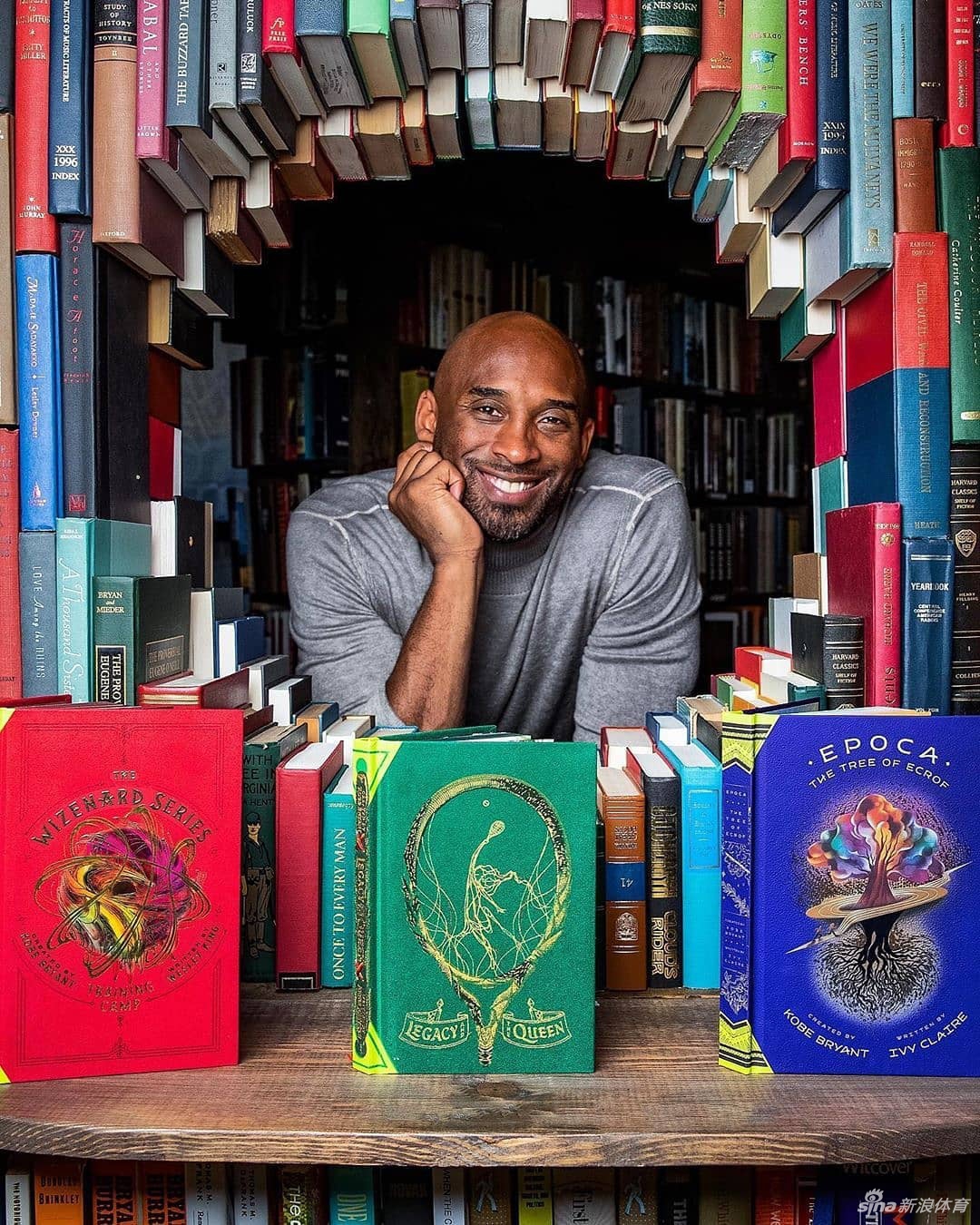 科比新书成全美最畅销书籍 两大销售榜单第一