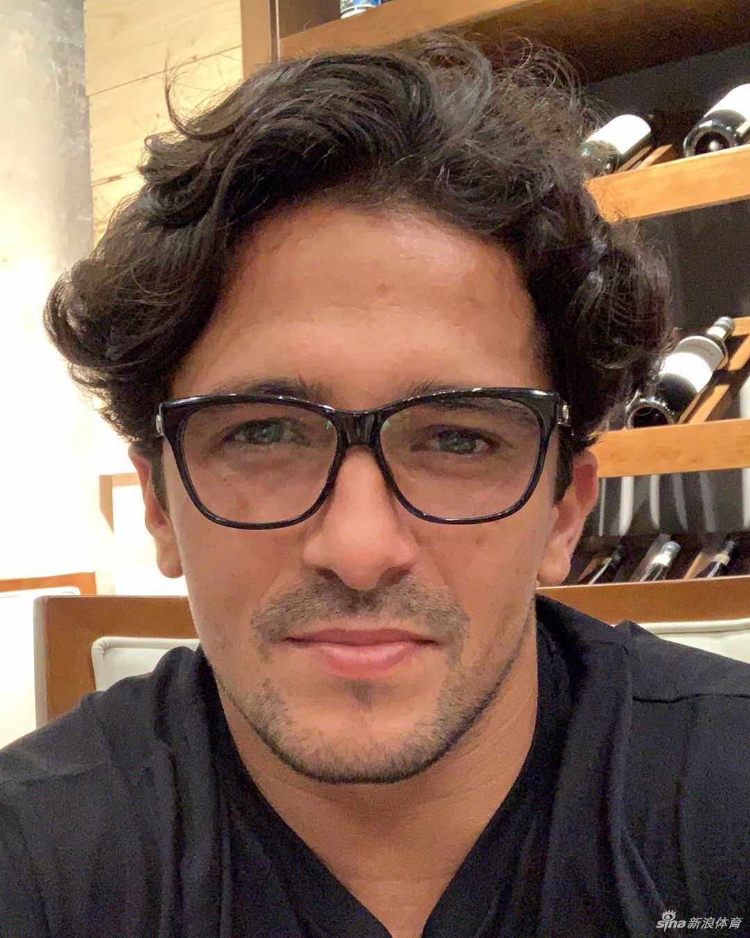 入籍球员洛国富换新造型长发飘飘