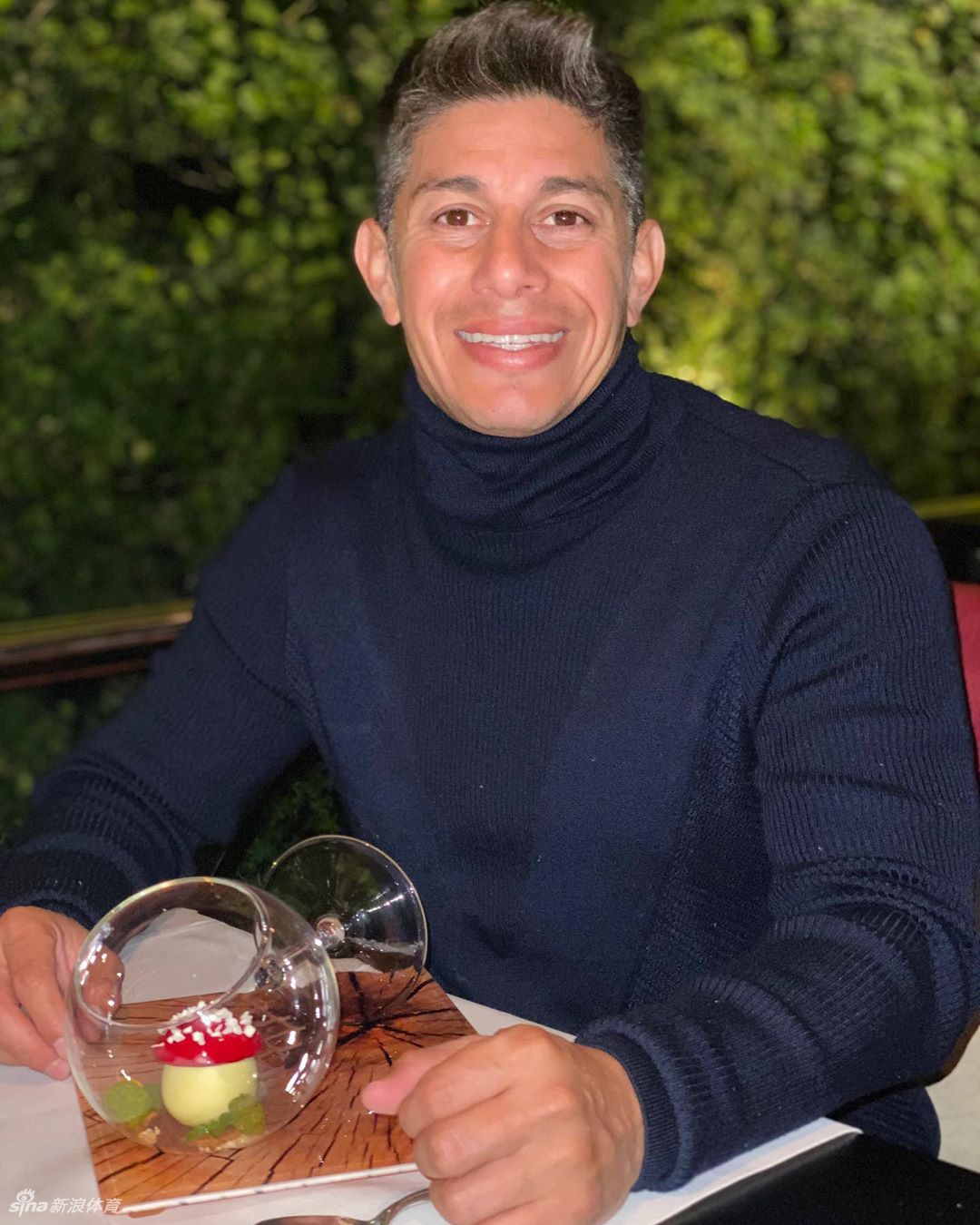 曝孔卡要回中国复出 晒照秀腹肌37岁身材没走样