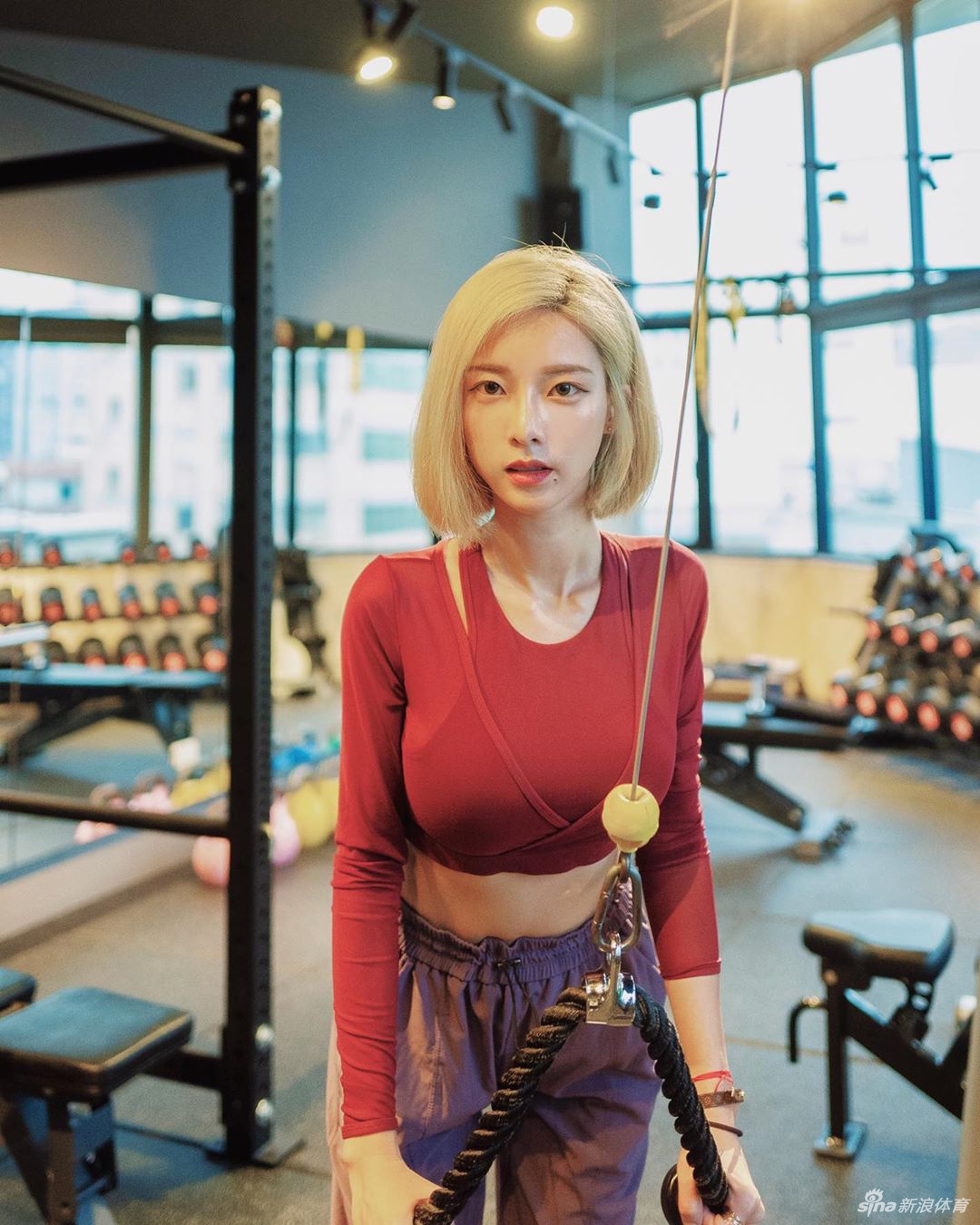 篮球宝贝为马刺代言最爱邓肯 想跟她单挑吗？