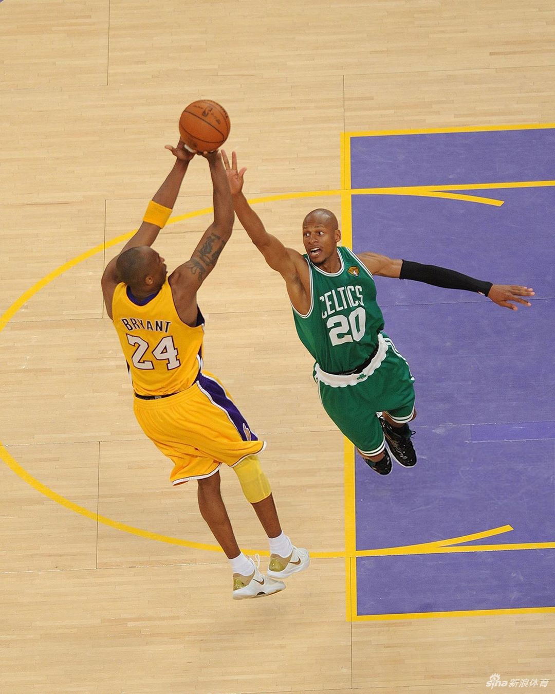 十年前的今天湖人抢七赢总冠军 科比夺生涯第五冠