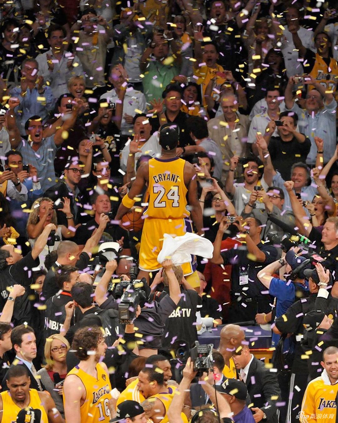 十年前的今天湖人抢七赢总冠军 科比夺生涯第五冠