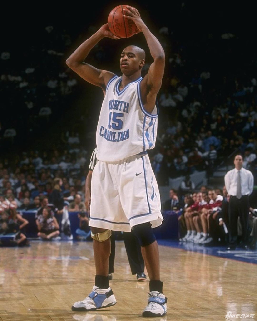 NBA球星大学时期青涩老照片 乔丹库里罗斯年少时光