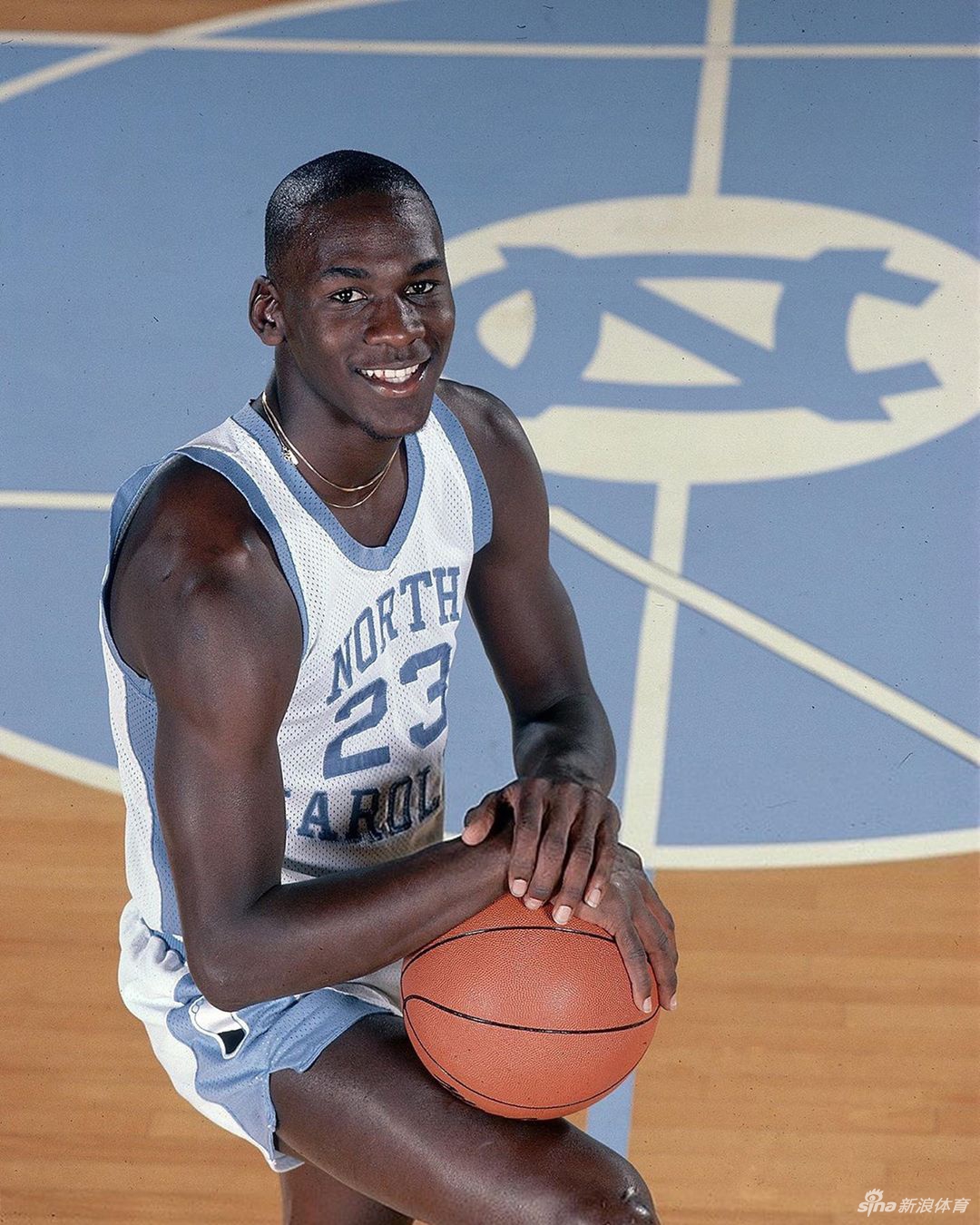 NBA球星大学时期青涩老照片 乔丹库里罗斯年少时光
