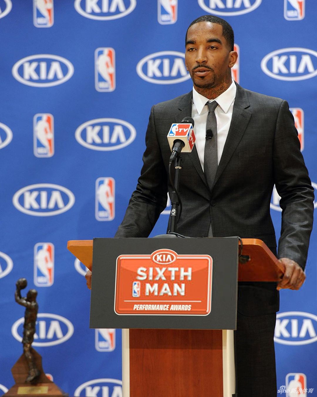 JR史密斯老照片：短暂CBA生涯 骑士收获巅峰