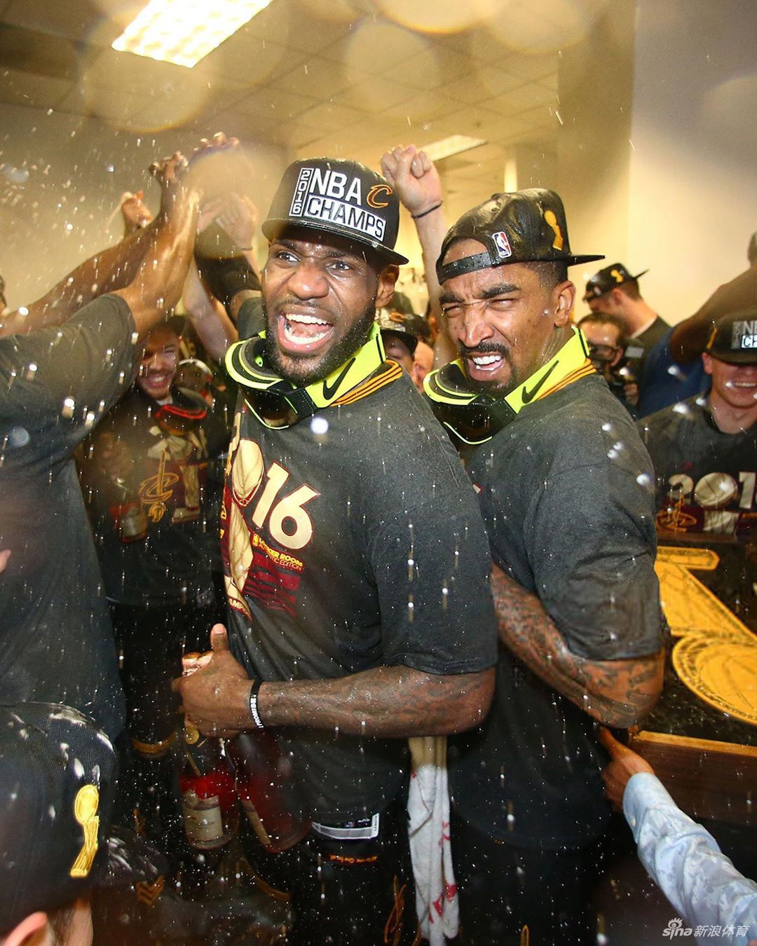 JR史密斯老照片：短暂CBA生涯 骑士收获巅峰