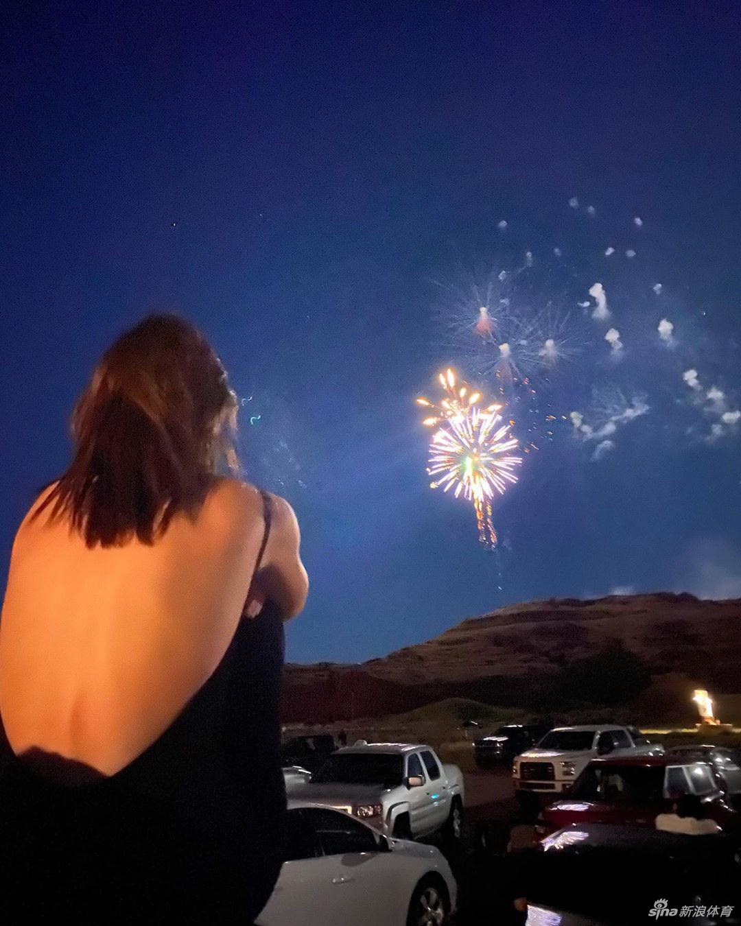 肯豆度假旅行秀妖娆曲线 猛男陪伴不是布克也不是西蒙斯